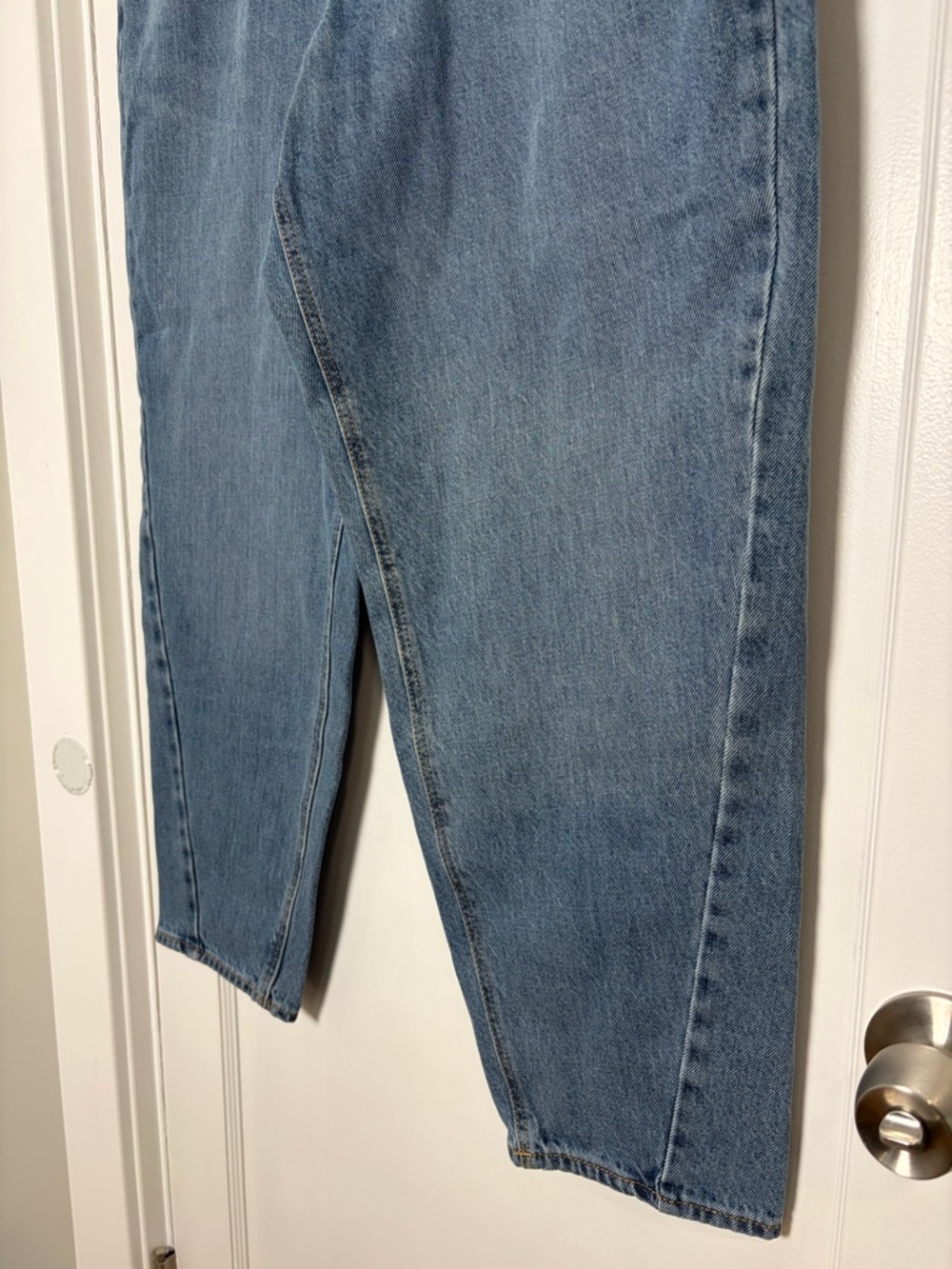 Old Navy Extra High Rise Balloon wide leg Jeans - Picture 13 of 16